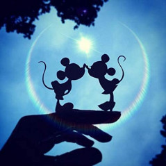 Diamond Painting - Diamond Painting Mickey et Minnie Lune - Magie du Duo Iconique Disney